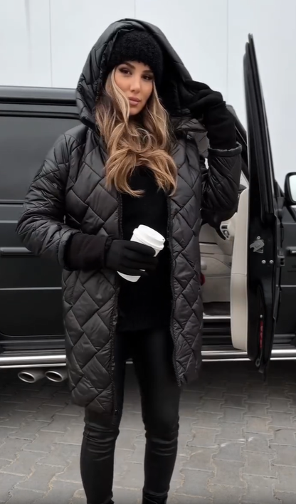 Lena | Elegancka pikowana kurtka puchowa z kapturem