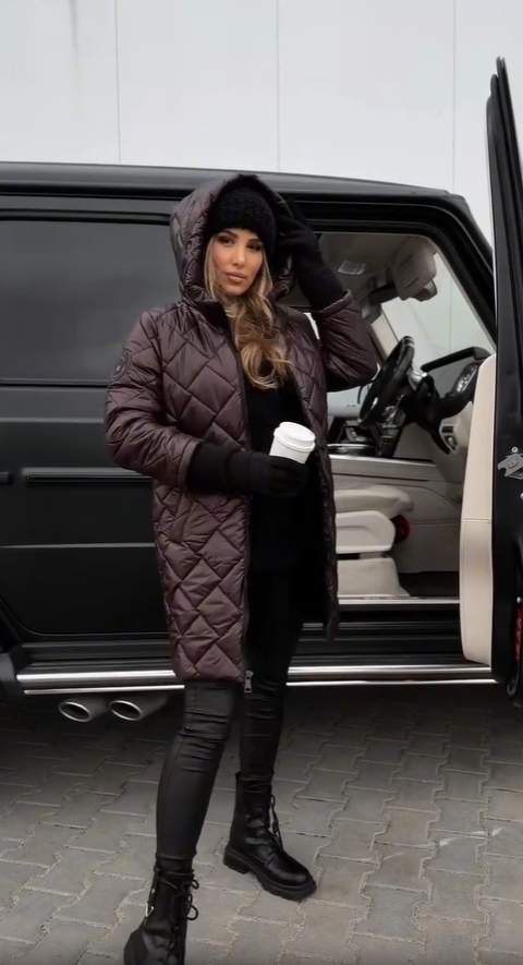 Lena | Elegancka pikowana kurtka puchowa z kapturem